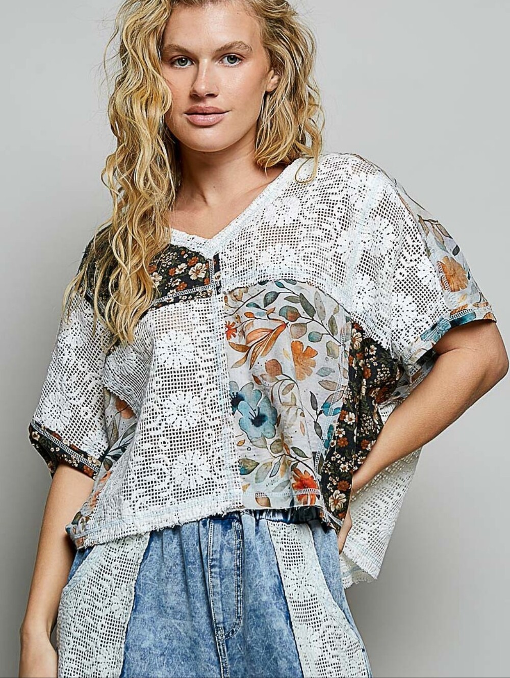 POL Ivory Multi Floral Patchwork Crochet Lace Boho V-Neck Top Style UWT795
